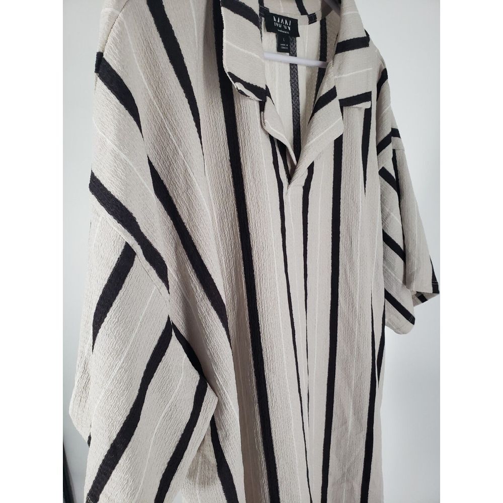 Boohoo Man Black White Striped Loose Fit Strip Crinkle Shirt Size L - Picture 2 of 9